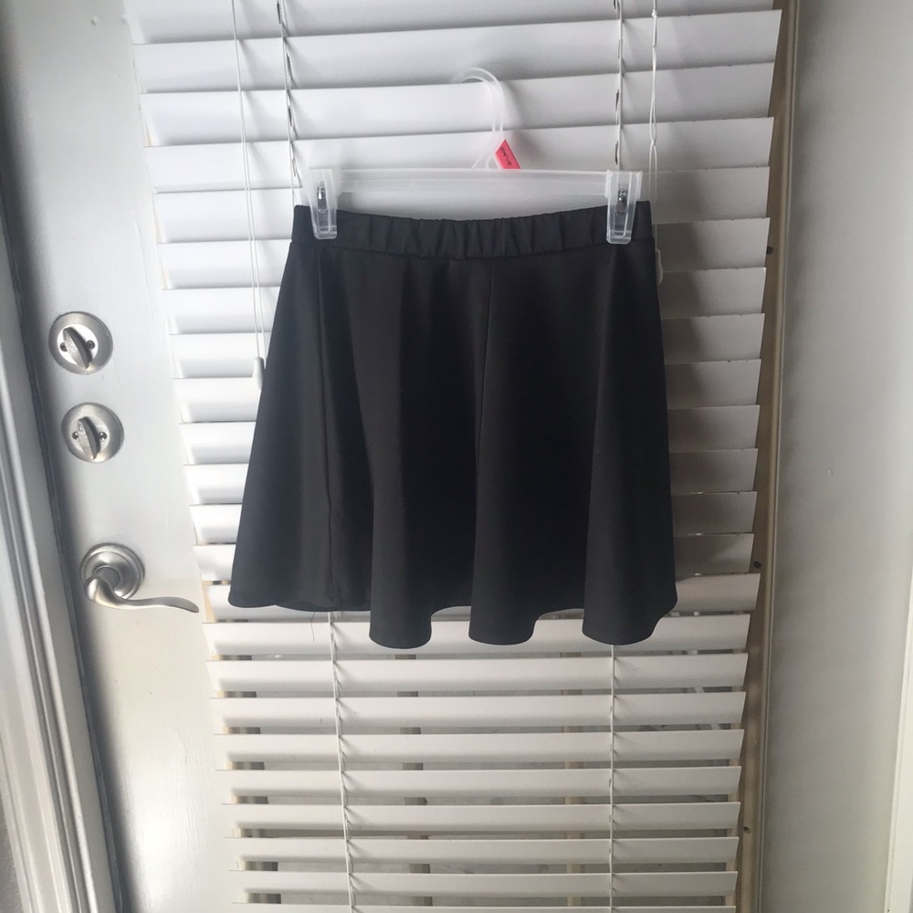Black skater skirt